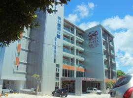 West Plaza Hotel at Lebuu Street, hotel en Koror