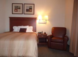 Candlewood Suites Fayetteville, an IHG Hotel โรงแรมในเฟย์เอตต์วิลล์