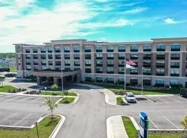 Holiday Inn Express & Suites - Elizabethtown North, an IHG Hotel