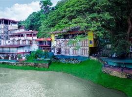 Hotel Gangaaddara, hotel di Kandy