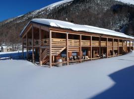 La Tresenda Hotel and Mountain Farm, viešbutis Livinjuje