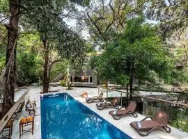 SaffronStays Odeon, 4 BDR Heritage Bungalow In The Heart Of Khandala