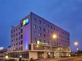 Holiday Inn Express Lisbon Alfragide, an IHG Hotel