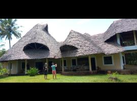 Diani Beach-Villa Kirsch, хотел в Galu