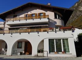 B&B CAV Rondinella, hotel v destinaci Chiavenna