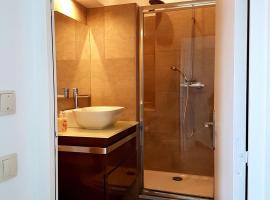 SW Cosy Apart - Chambly Persan Roissy, hotel u gradu 'Persan'