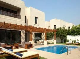 Dubai Creek Club Villas