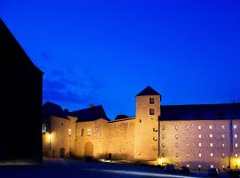 Hôtel Le Château Fort de Sedan, hotel v mestu Sedan