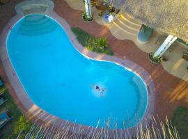 Distant Relatives Ecolodge & Backpackers, hotel u gradu Kilifi