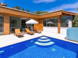 Villa 2 Sleeps 4 Isolated Honeymoon-Villa Sardunya – hotel w Kaş