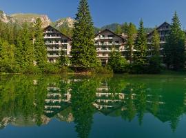 Hotel Lago di Braies, хотел в Брайес