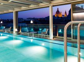 Cortile Hotel - Adults Only, hotel with pools in Budapest