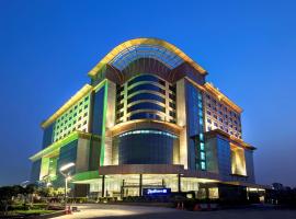 Pieczvaigžņu viesnīca Radisson Blu Kaushambi Delhi NCR pilsētā Gāzijābāda