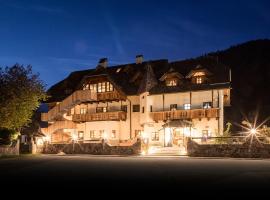 Hotel Edelhof, hotelli kohteessa Tarvisio