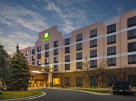 Holiday Inn & Suites Bolingbrook, an IHG Hotel，波林布魯克的飯店