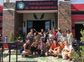 Vangvieng Rock Backpacker Rooftop Hostel, hotell i Vang Vieng