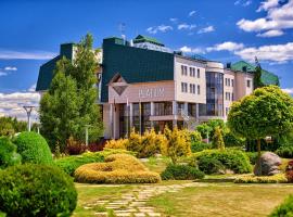 Platium Spa&Resort, hôtel avec piscine à Kozin