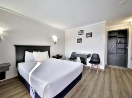 Motel Newstar Laval، فندق في لافال