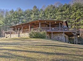 Emerald Gate Farm Cabin with On-Site Fishing Pond!, מלון בווינסוויל