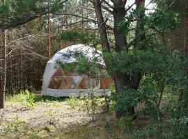 Glamping Drzwi Do Lasu, hotel em Supraśl