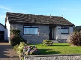 Leafield Holiday Home