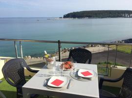 Une terrasse sur la mer, hotel in Crozon