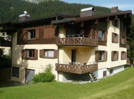 Appartement in Hus Signal met prachtig uitzicht op de bergen, hotel a Klosters Serneus