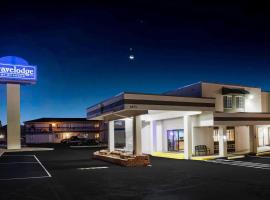 Travelodge by Wyndham Colorado Springs Airport/Peterson AFB, hotel sa Colorado Springs