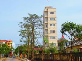 Nam Long Plus Hotel, hotel en Ðồng Hới