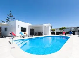 3 bedroom Villa Delphi with private heated pool.