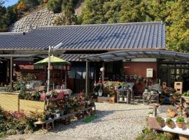 Tsugoe's House Villa / Vacation STAY 74618，位于西条市的宠物友好酒店