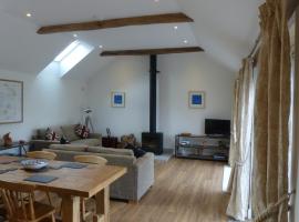 The Woodshed - A newly built, 2 bedroom, cottage near Glastonbury, hotelli kohteessa Glastonbury