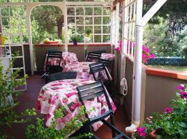 Casa Margherita Affittacamere B&B, hotel em Follonica