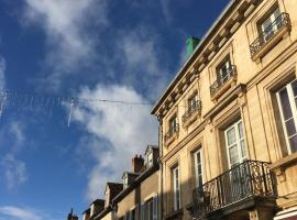 Hôtel du Commerce – hotel w mieście Semur-en-Auxois