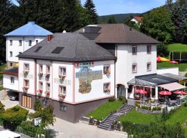 Pension Parzer Pressbaum bei Wien, къща за гости в Pressbaum