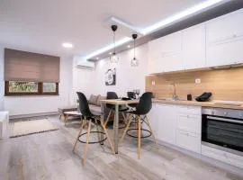 Babylon Park Apartment