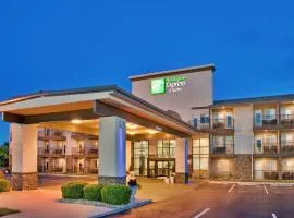 Holiday Inn Express Hotel & Suites Branson 76 Central by IHG