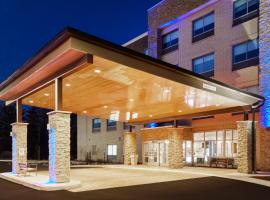 Holiday Inn Express & Suites Chicago North Shore - Niles, an IHG Hotel, ξενοδοχείο σε Niles