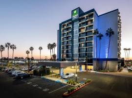 Holiday Inn Express & Suites Santa Ana - Orange County, an IHG Hotel, hotel v destinaci Santa Ana