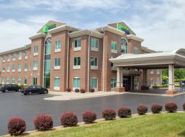 Holiday Inn Express & Suites Lexington Downtown Area-Keeneland, an IHG Hotel, hotel para famílias em Lexington