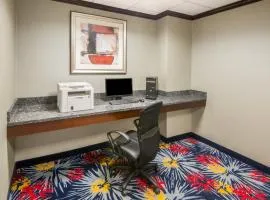 Holiday Inn Express Cleveland Airport - Brook Park, an IHG Hotel