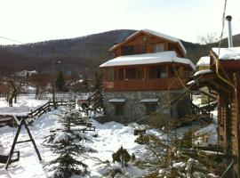 Chalet Parea, chalé alpino em Metamorfosi