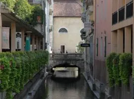 LE GRUFFAZ - Hyper centre, Balcon sur canal