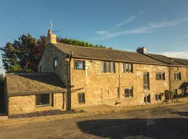 Luxury traditional stone farmhouse in Saddleworth, hotel a Oldham