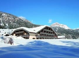 Hotel Rubino Deluxe, отель в Кампителло-ди-Фасса