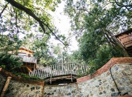 B & B Le Casette sull'albero di Villa Alba, Hütte in Messina