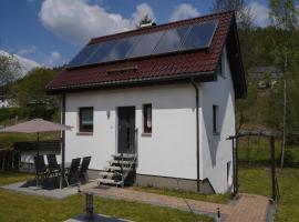 Ferienhaus Familie Lorenz, hotel en Zwota