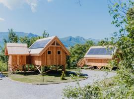 Les cabanes du Dauphiné et gîtes à la ferme, casa vacacional en Gap