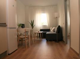 Apartamentos Apartour Bormujos, хотел в Бормухос