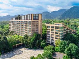 Howard Johnson Conference Resort Chengdu, hotel v mestu Dujiangyan